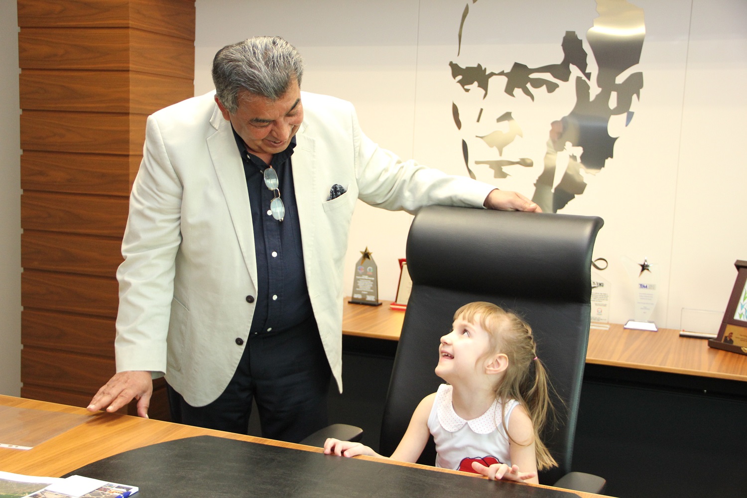 Minikler Koltukları Devraldı