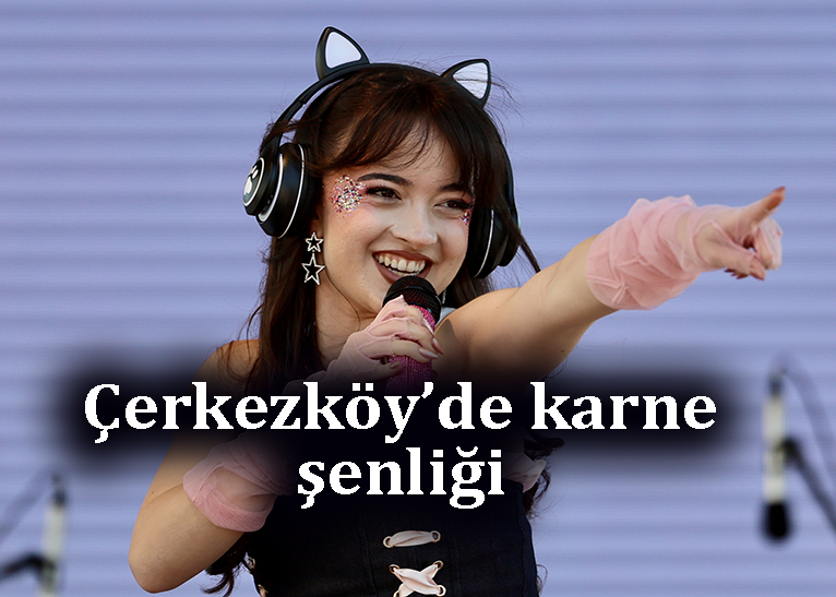 Öğrenciler karne şenliğinde eğlendi